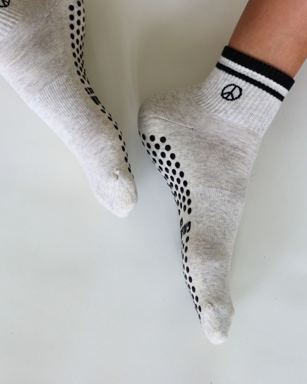 The Peace Sign Shortie Grip Socks