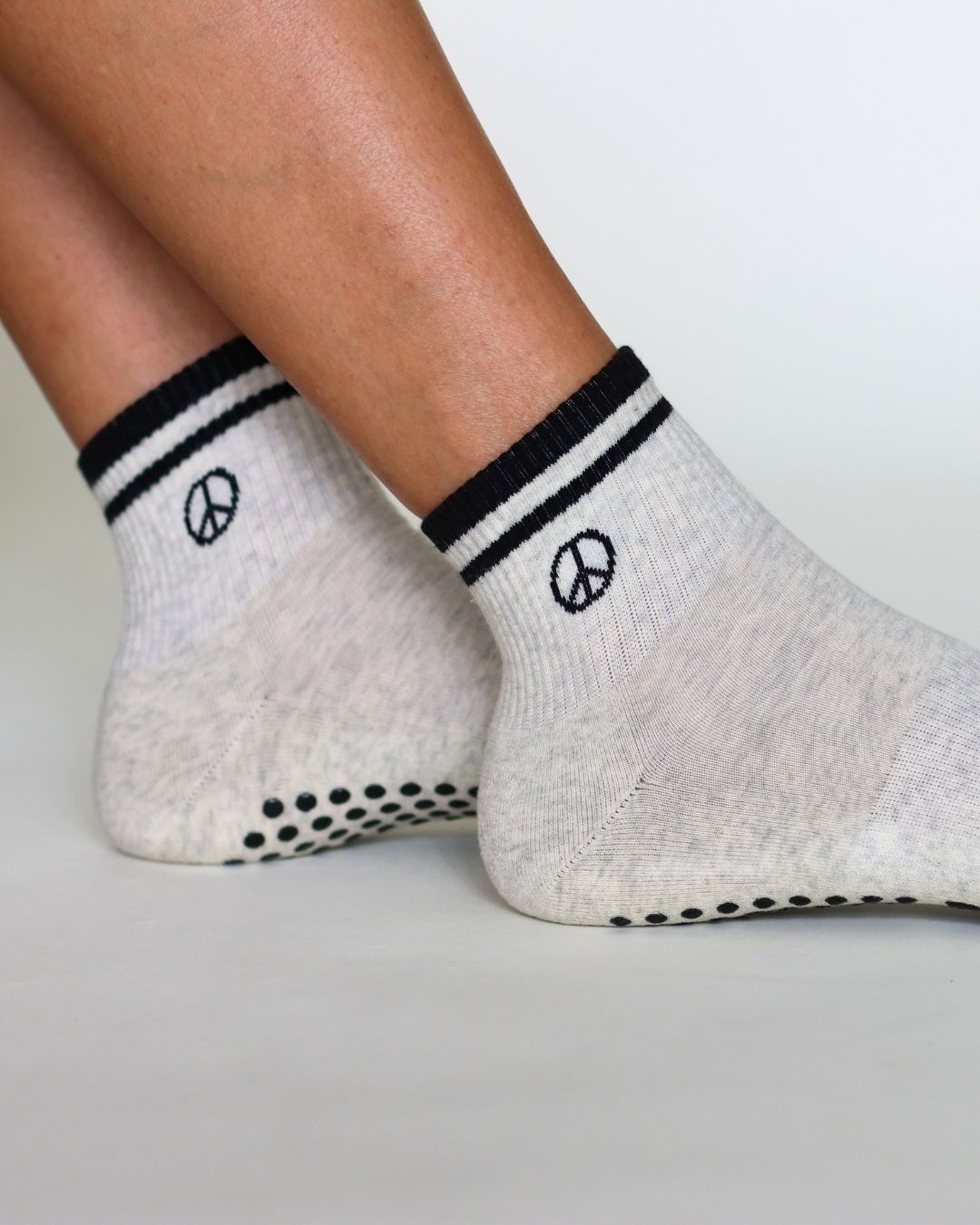 The Peace Sign Shortie Grip Socks