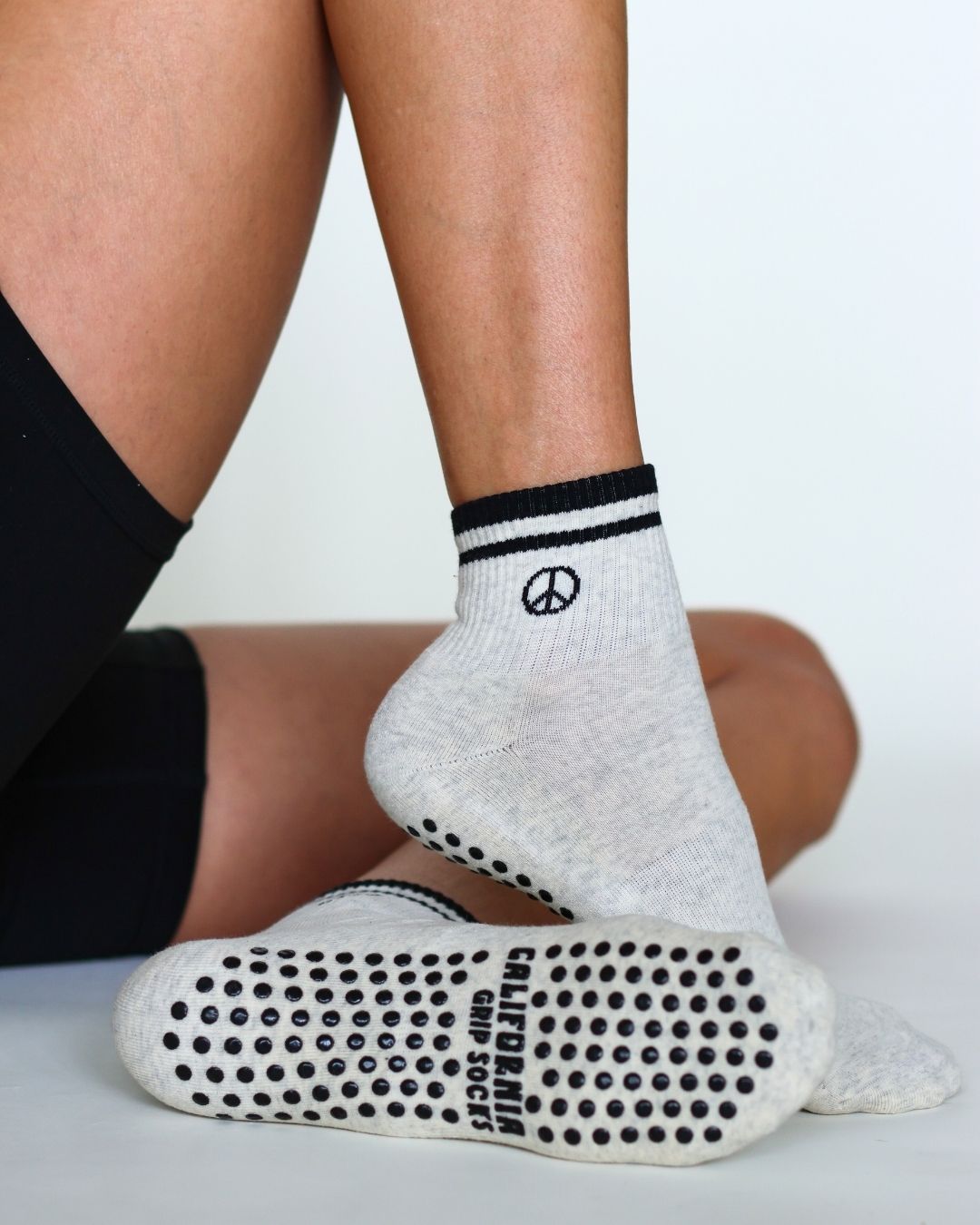 The Peace Sign Shortie Grip Socks