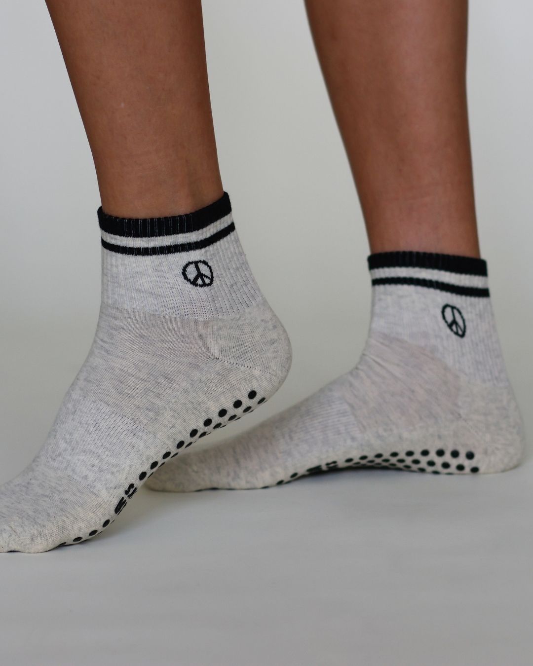 The Peace Sign Shortie Grip Socks