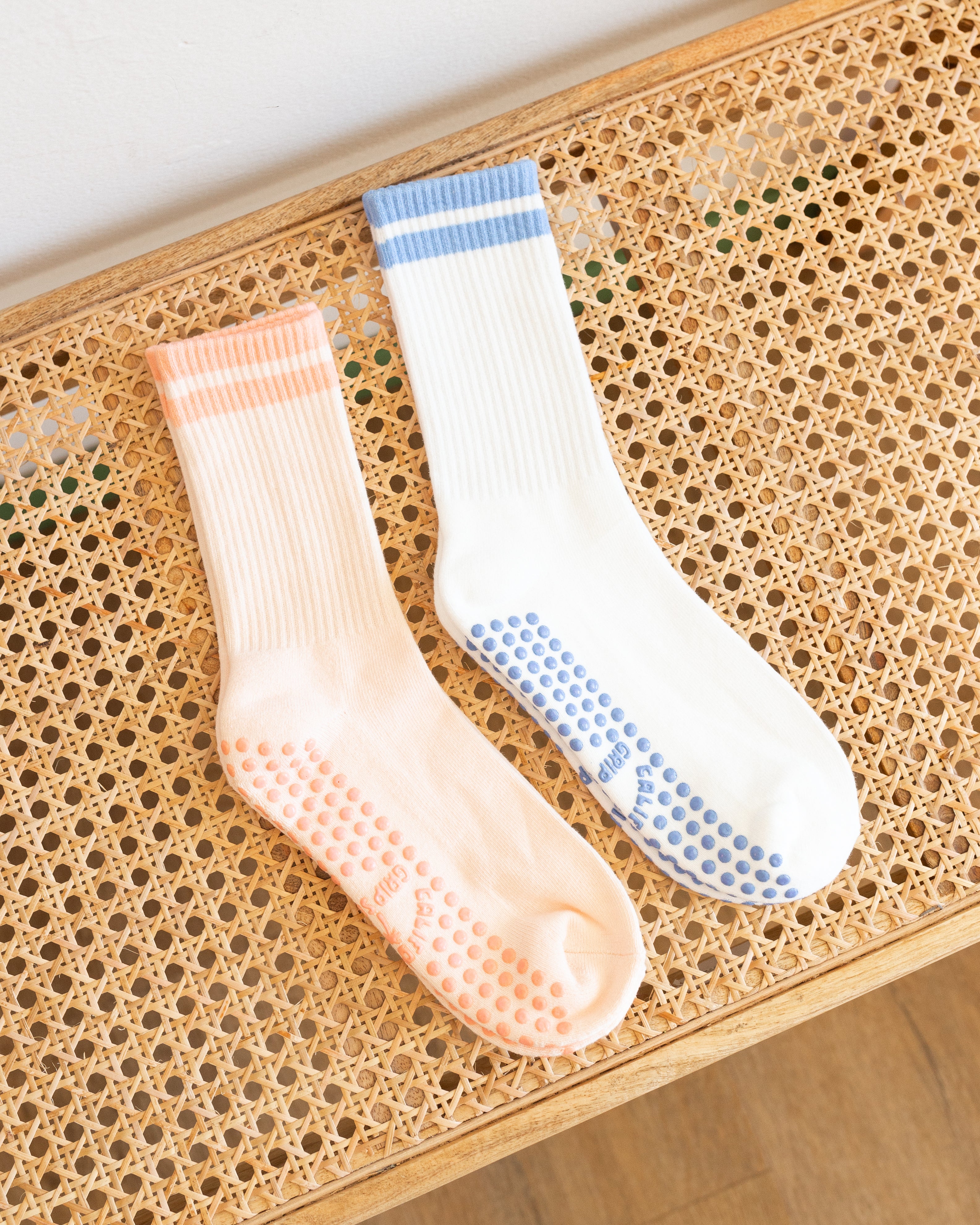 The Classic Grip Socks - Blue Stripes