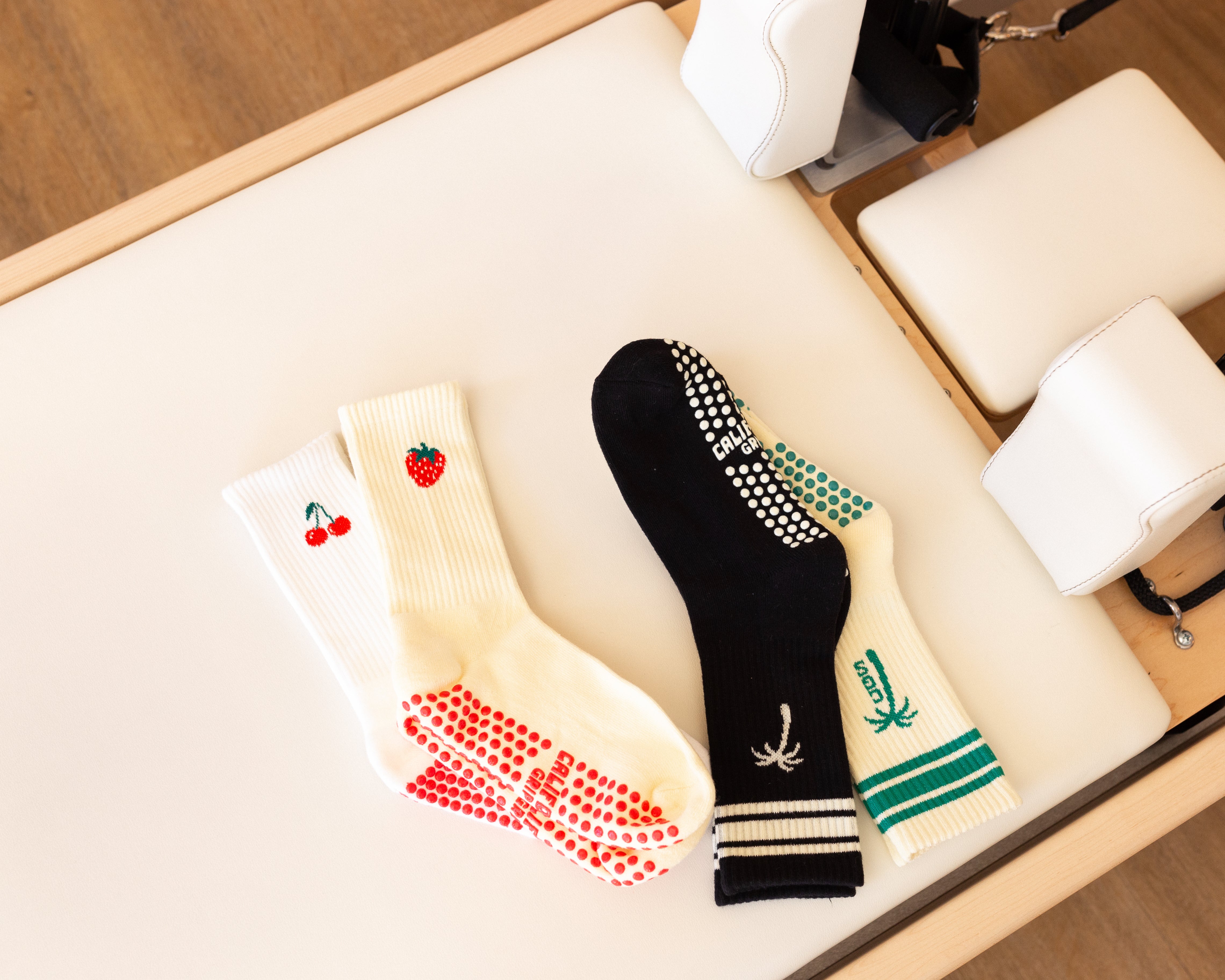 The Palm Grip Socks - Black