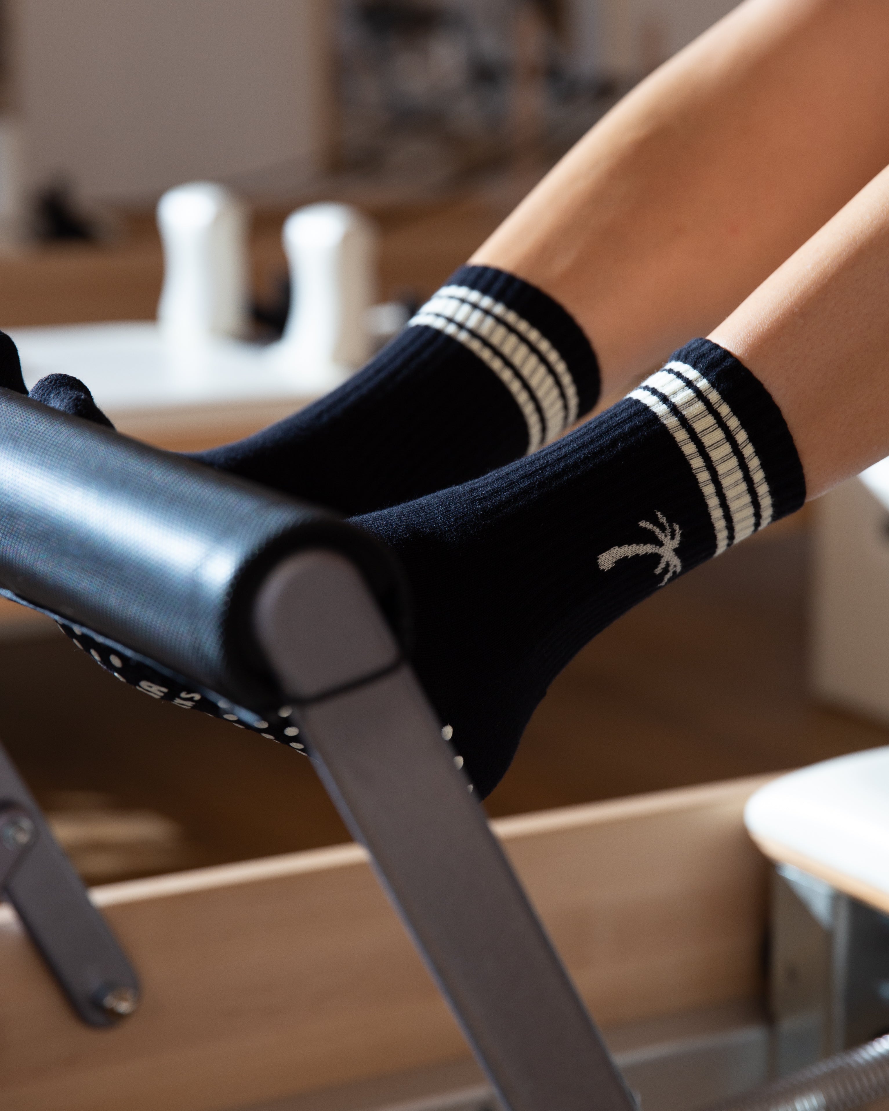 The Palm Grip Socks - Black
