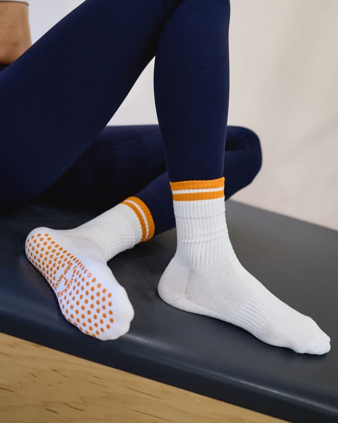 The Classic Grip Socks - Orange Stripes