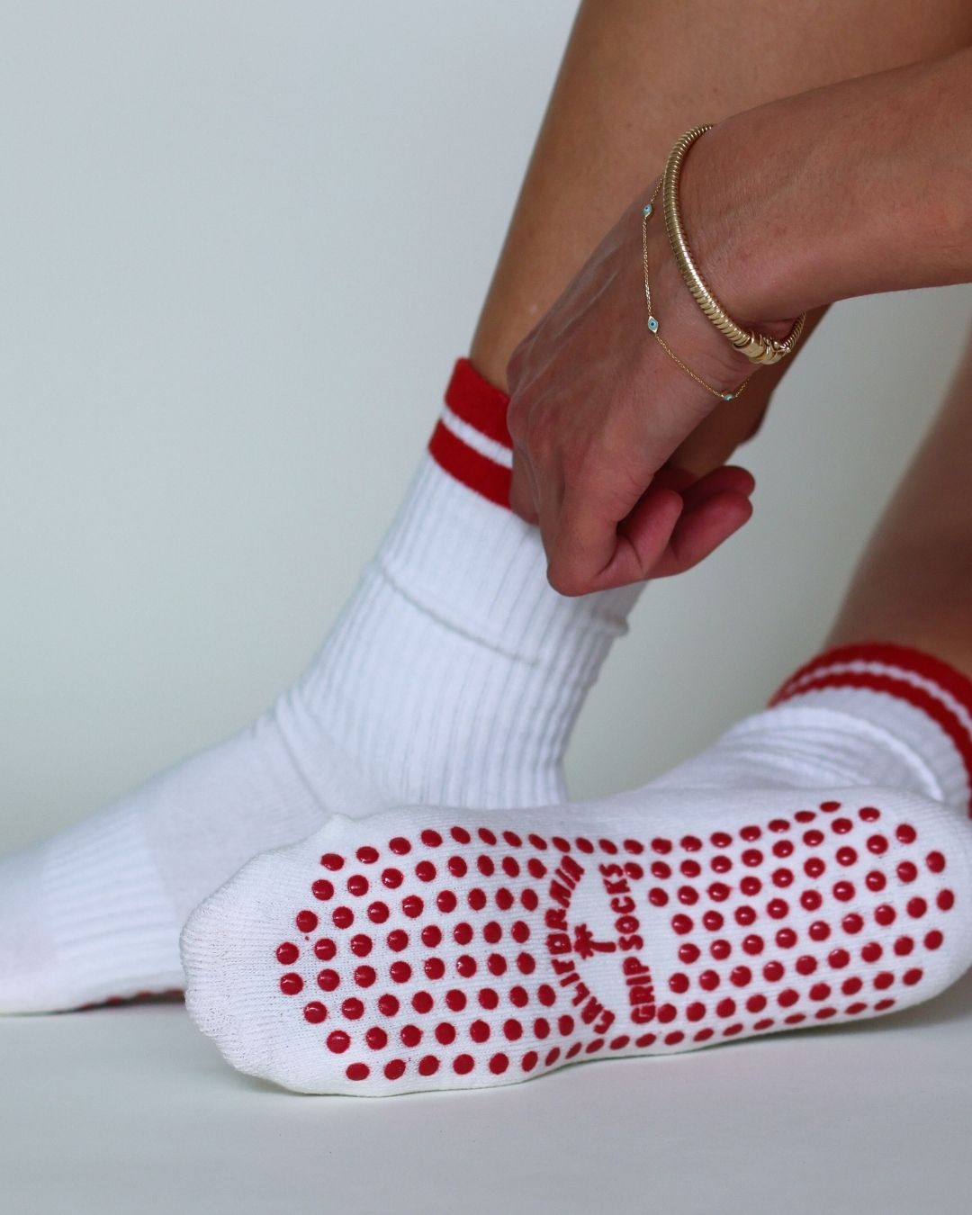 The Classic Grip Socks - Red Stripes