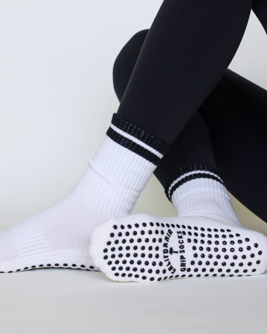 The Classic Grip Socks - Black Stripes