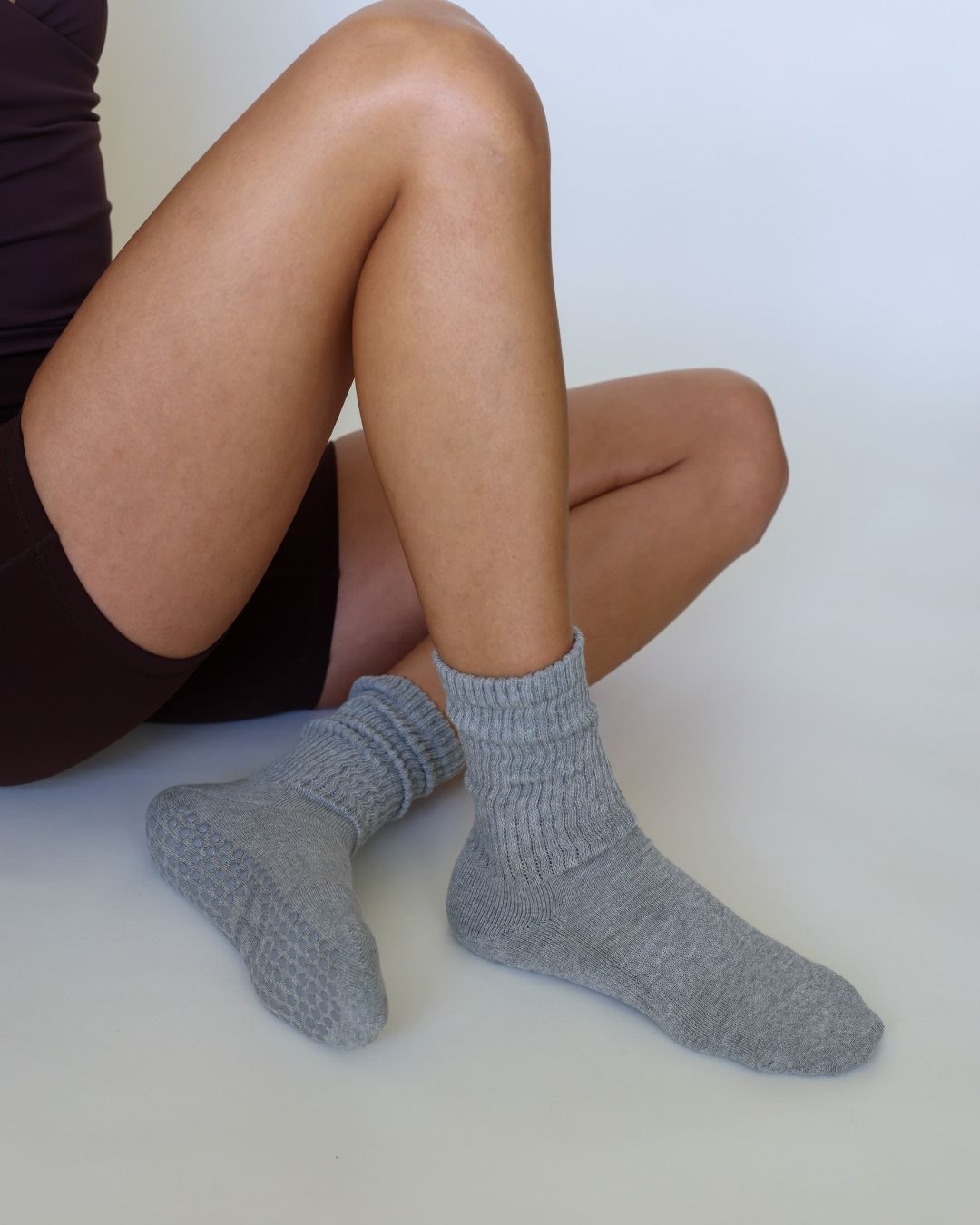 The Slouch Grip Socks - Grey