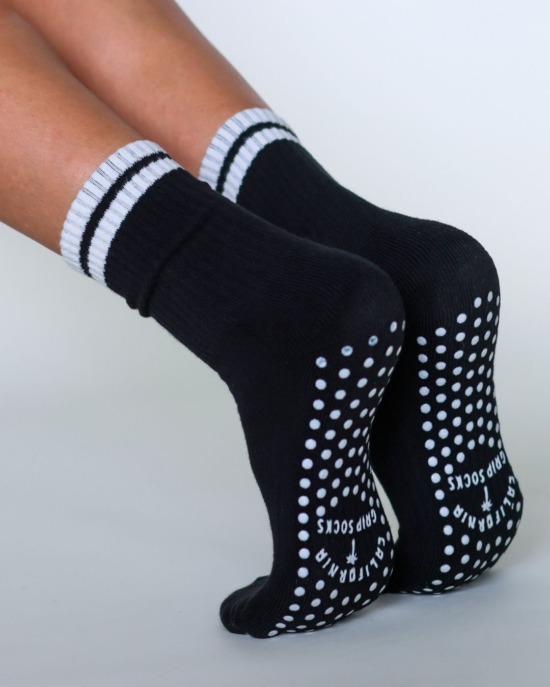 The Classic Grip Socks - White Stripes