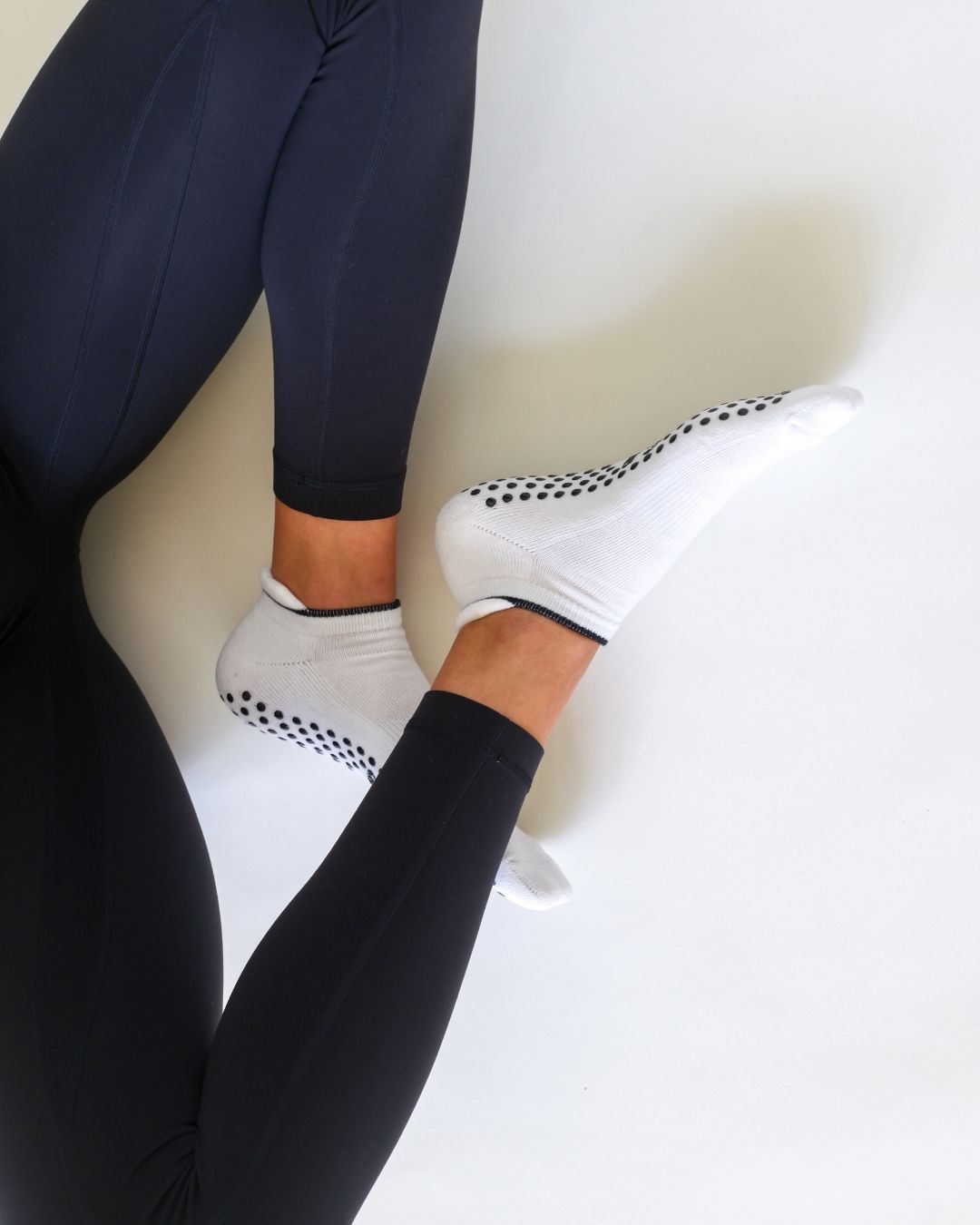The Classic Ankle Grip Socks - White