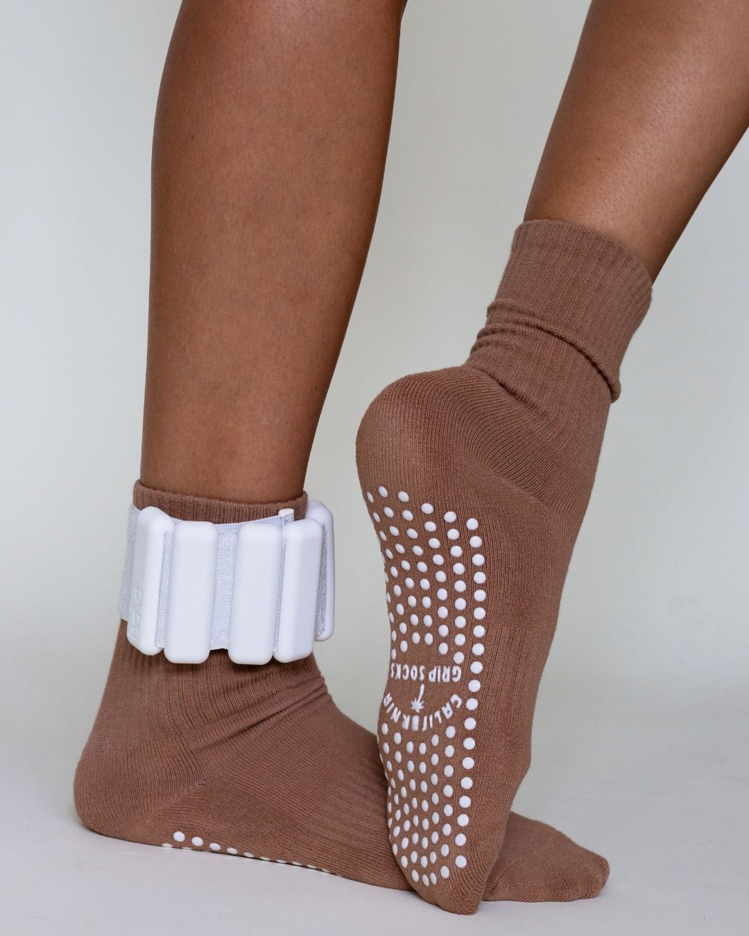 The Everyday Grip Socks - Mocha