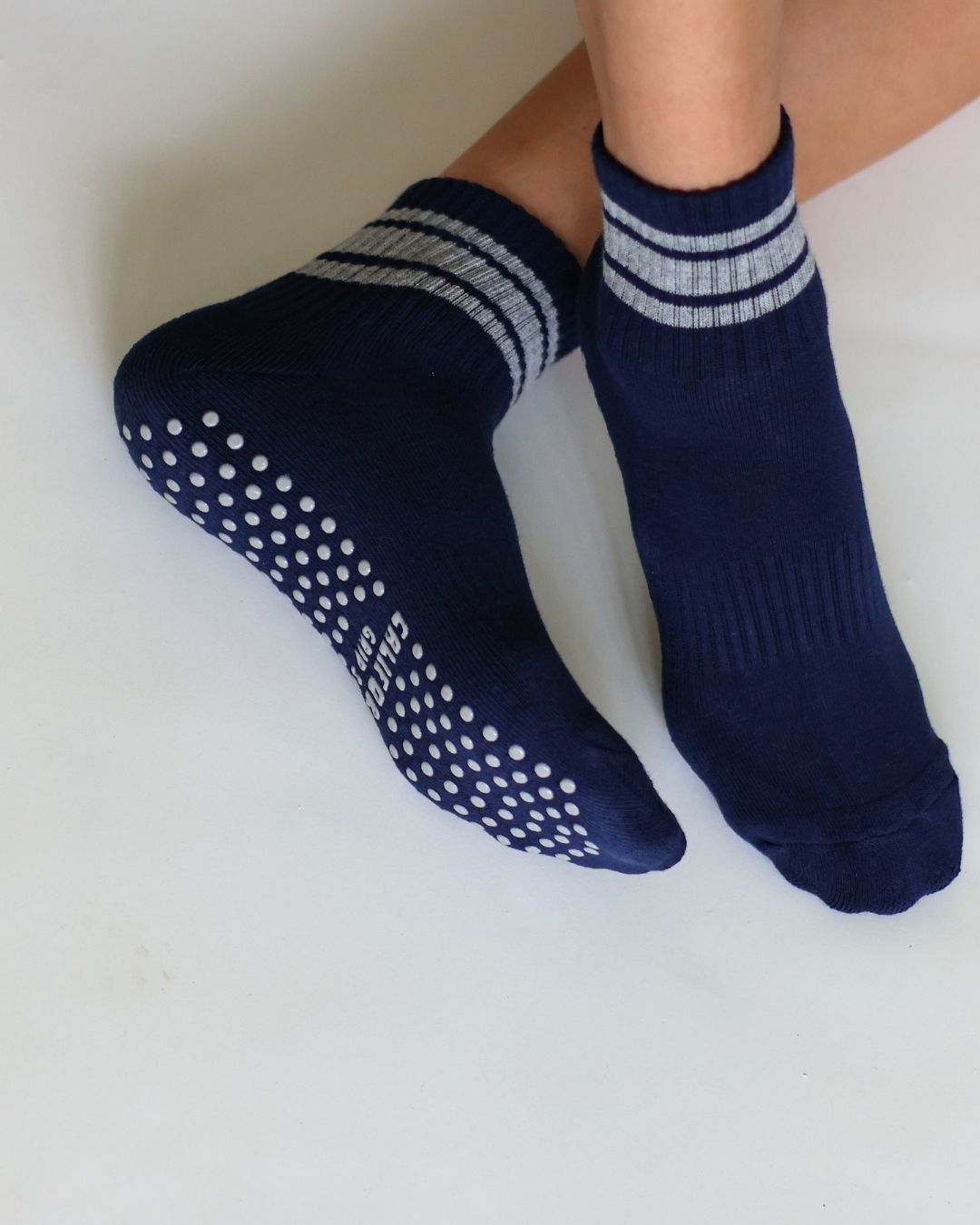 The Retro Shortie Grip Socks - Navy & Grey