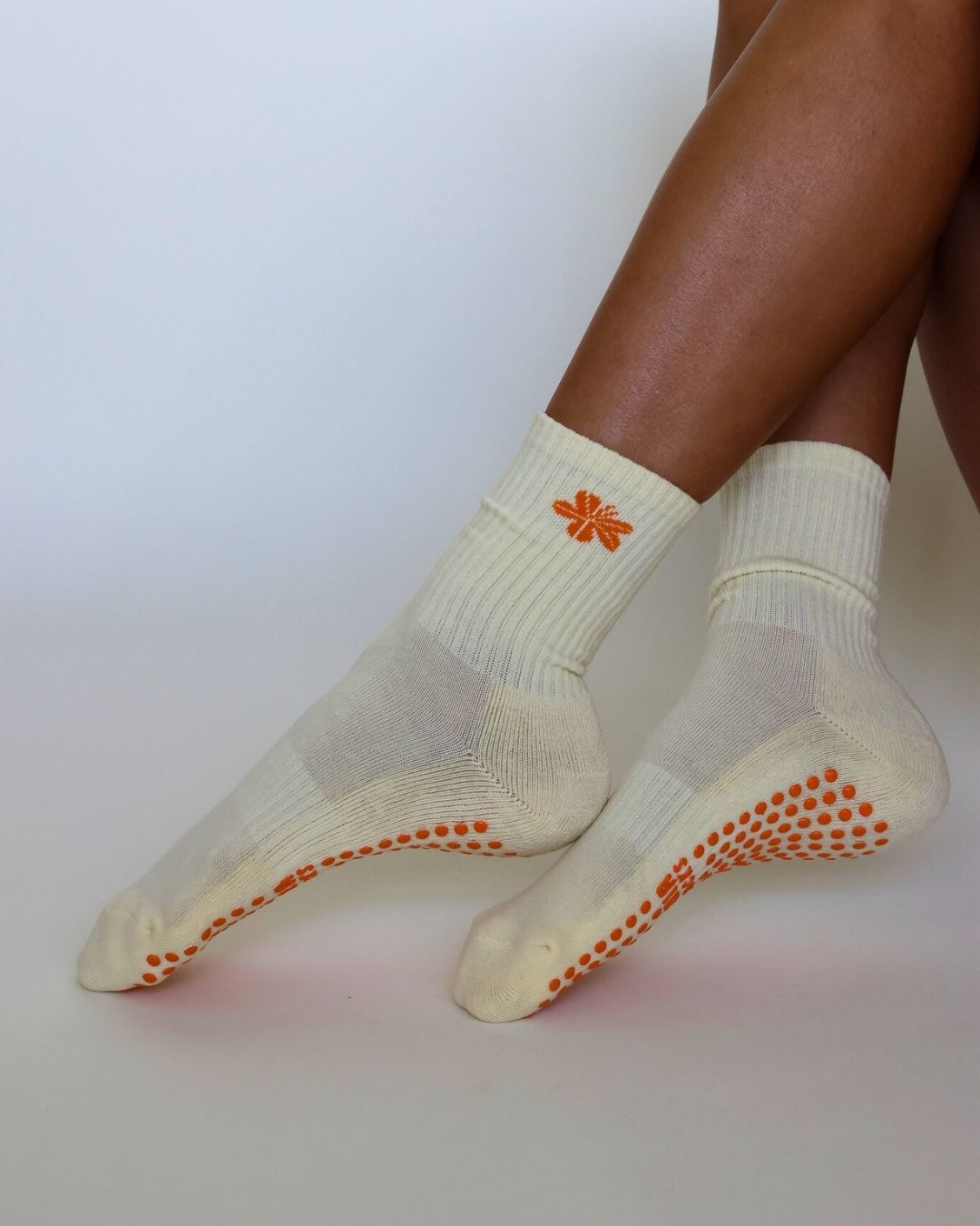 The Tiger Lily Midi Grip Socks