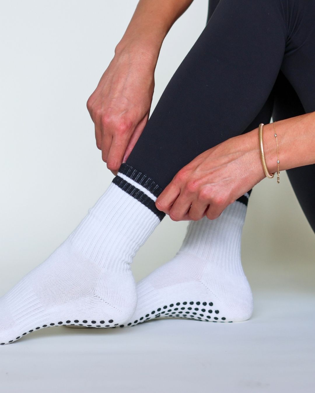 The Classic Grip Socks - Black Stripes