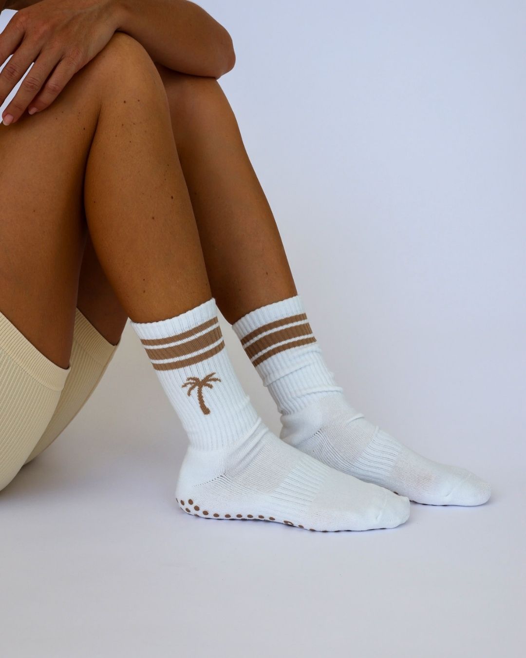The Palm Grip Socks - Khaki