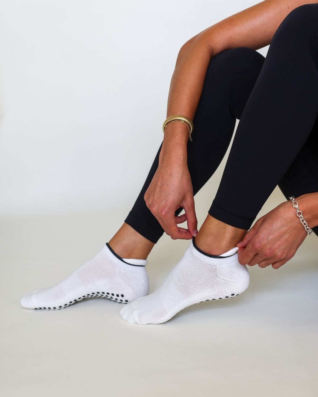 The Classic Ankle Grip Socks - White