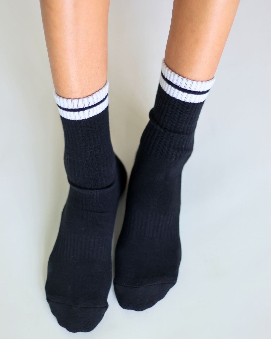 The Classic Grip Socks - White Stripes