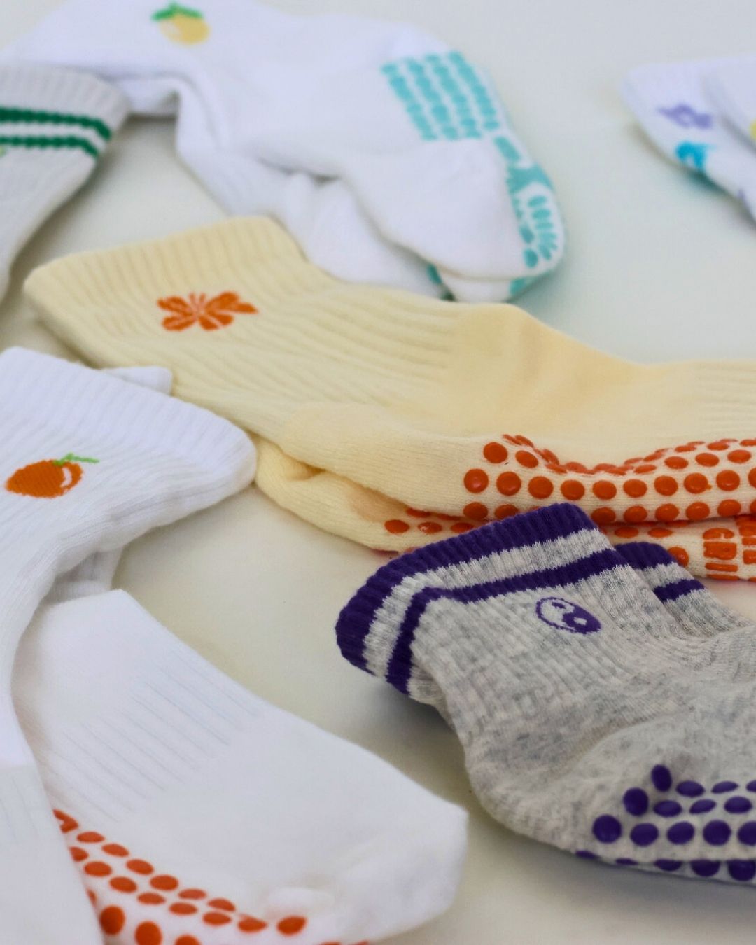 The Tiger Lily Midi Grip Socks