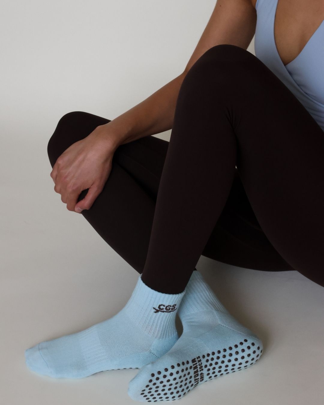 The Surfboard Shortie Grip Socks