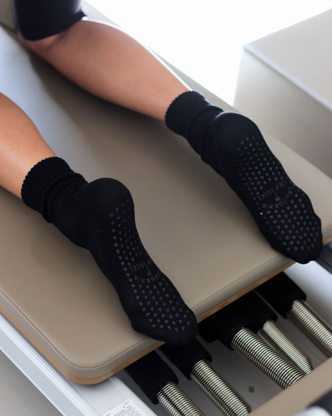 The Slouch Grip Socks - Black