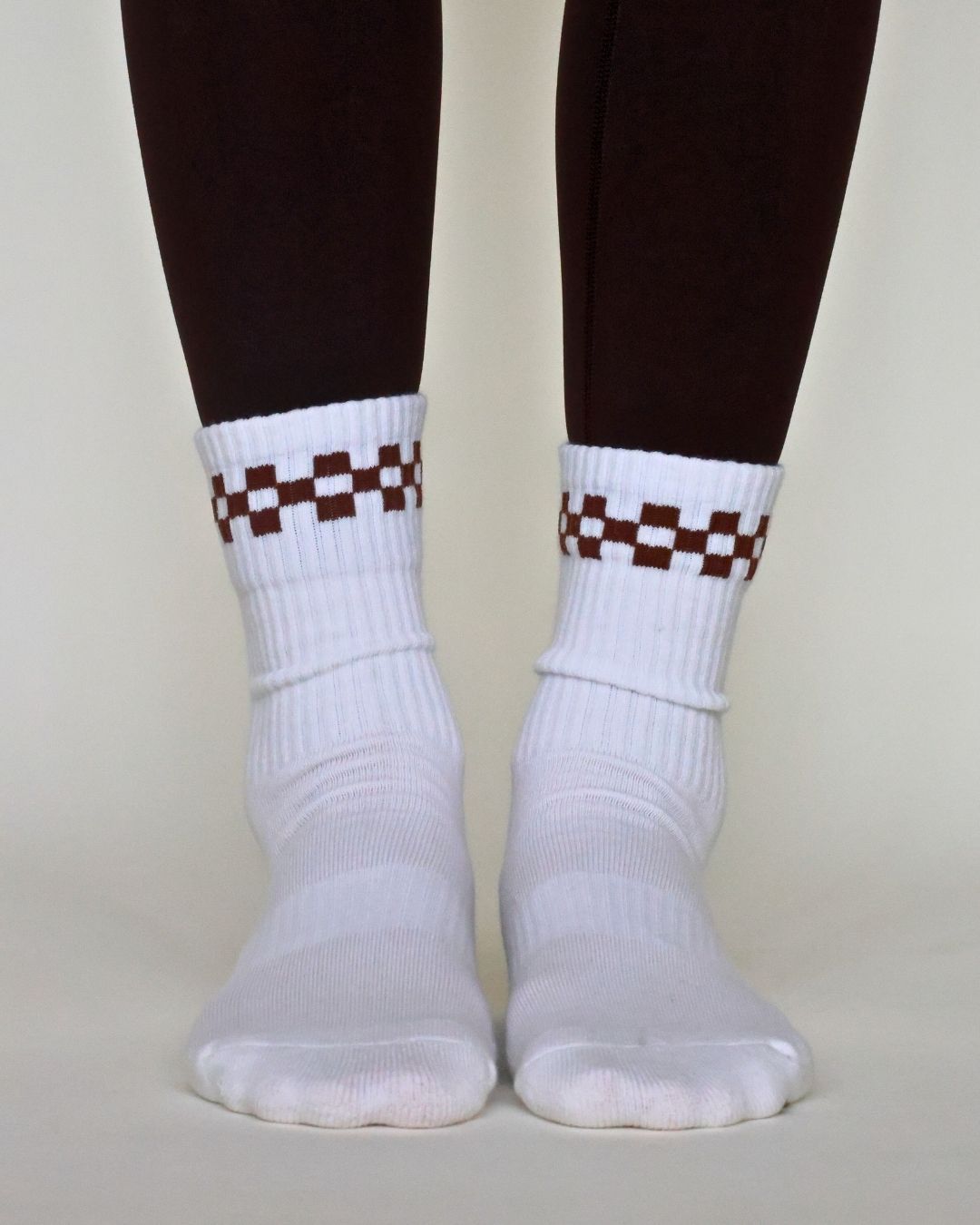 The Checkered Grip Socks - Brown