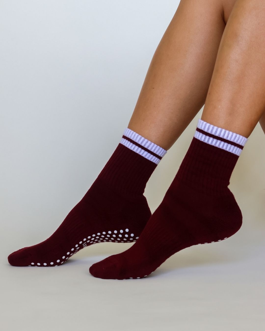 The Classic Midi Grip Socks - Burgundy & White