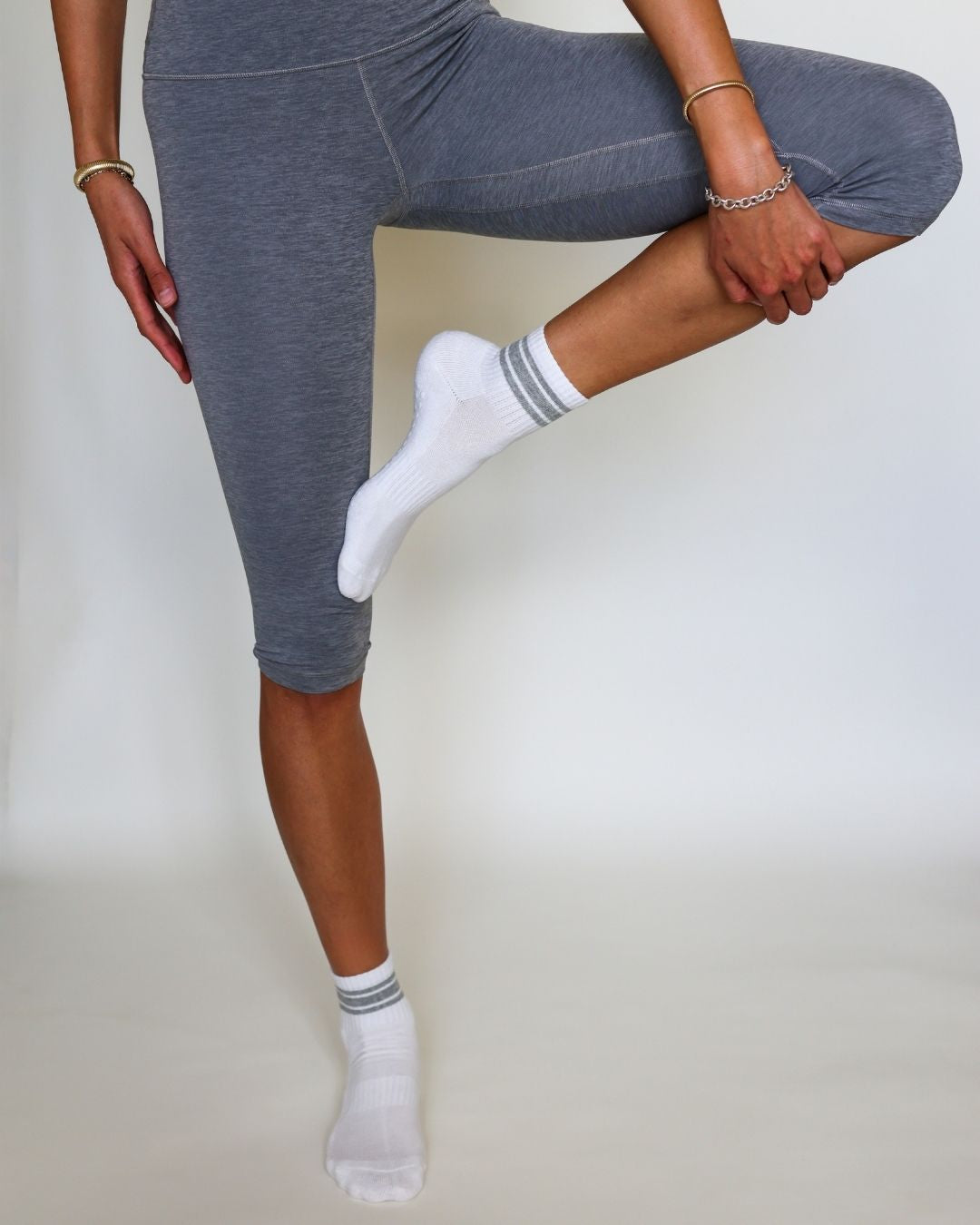 The Retro Shortie Grip Socks - White & Grey