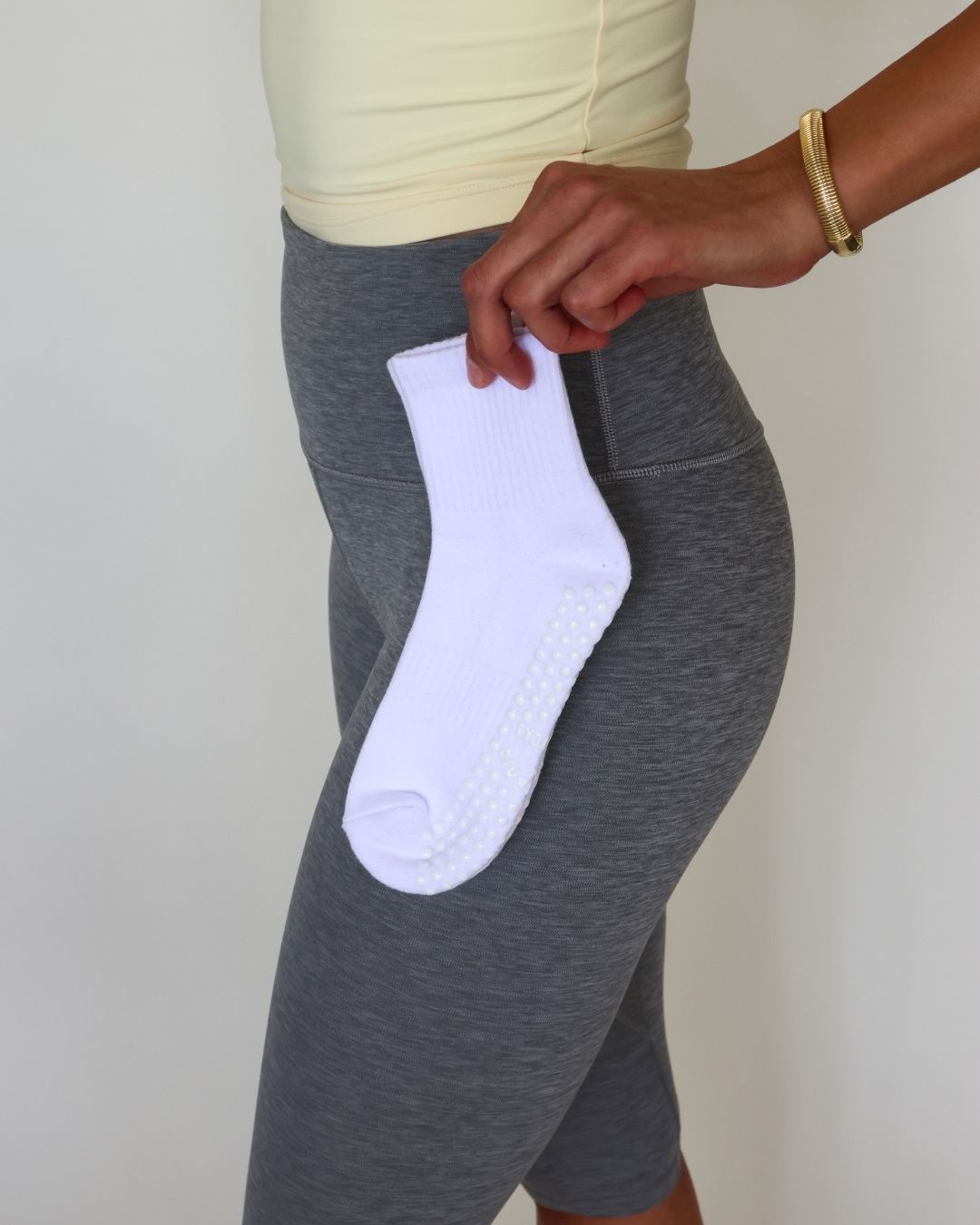 The Everyday Shortie Grip Socks - All White