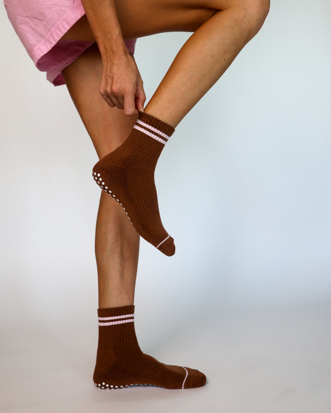 The Varsity Shortie Grip Socks - Pink & Brown