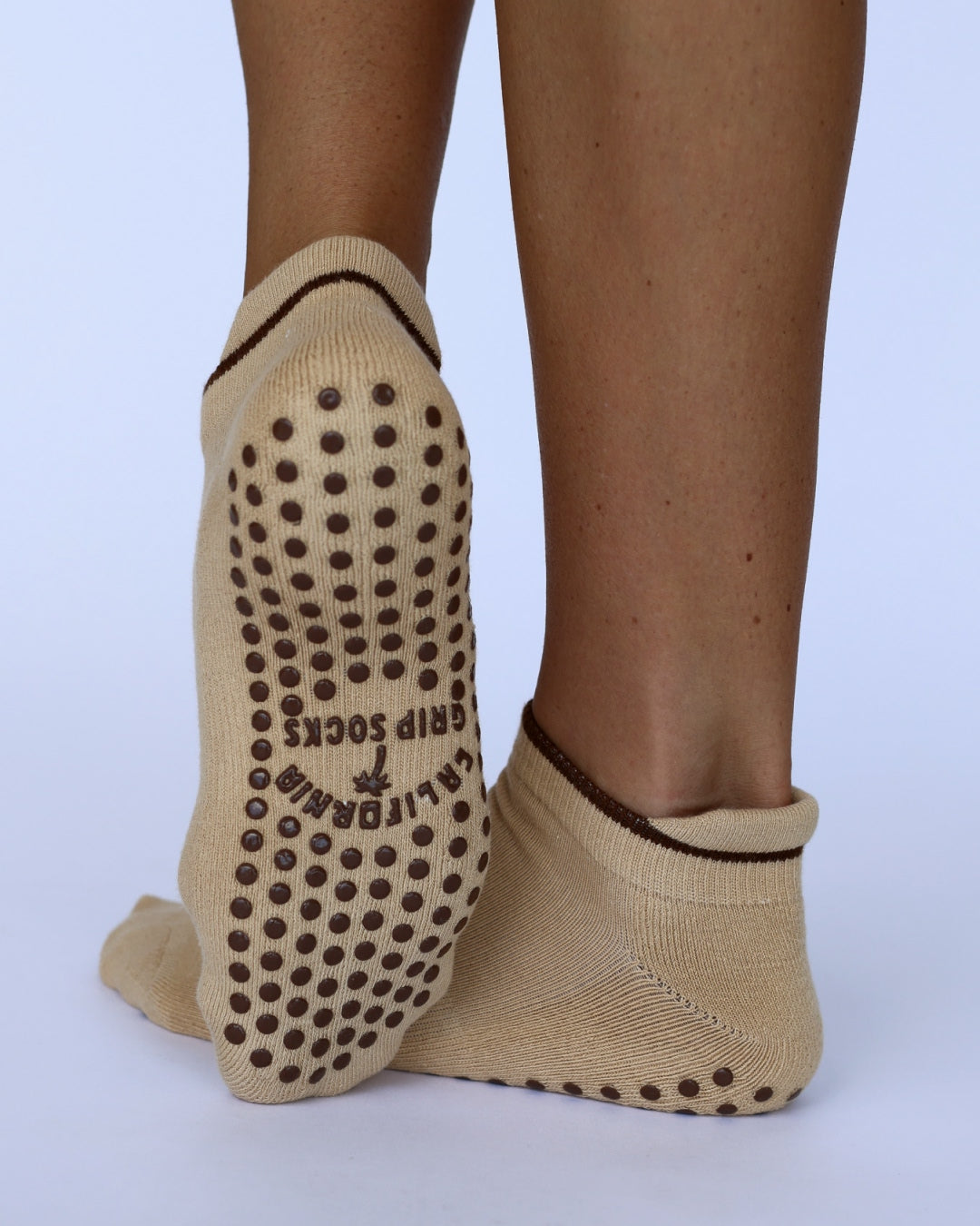 The Classic Ankle Grip Socks - Tan