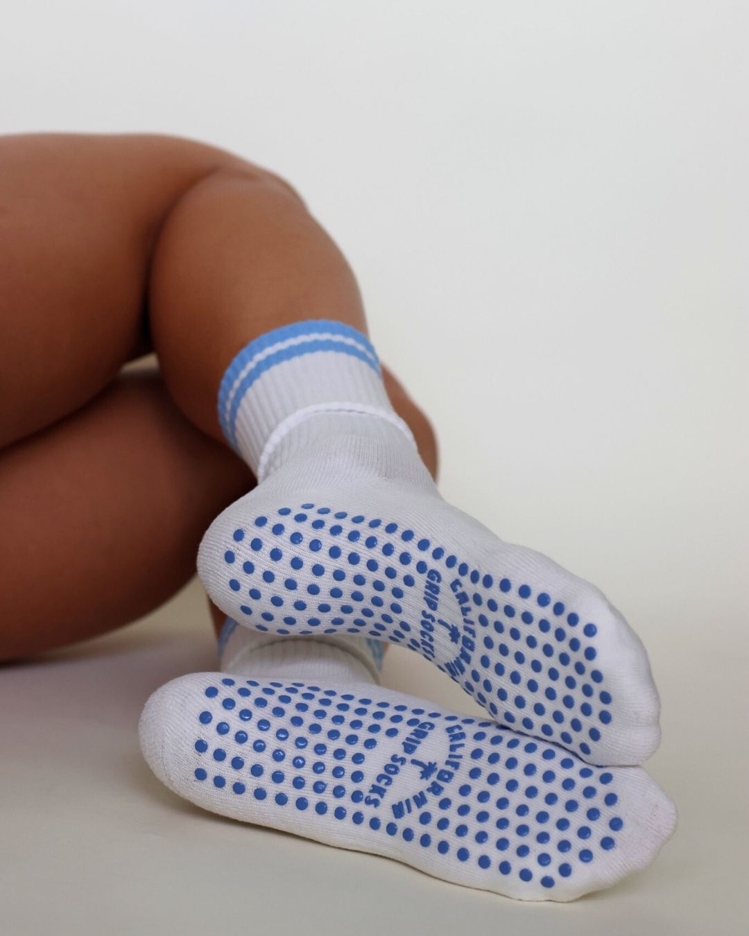 The Classic Grip Socks - Blue Stripes