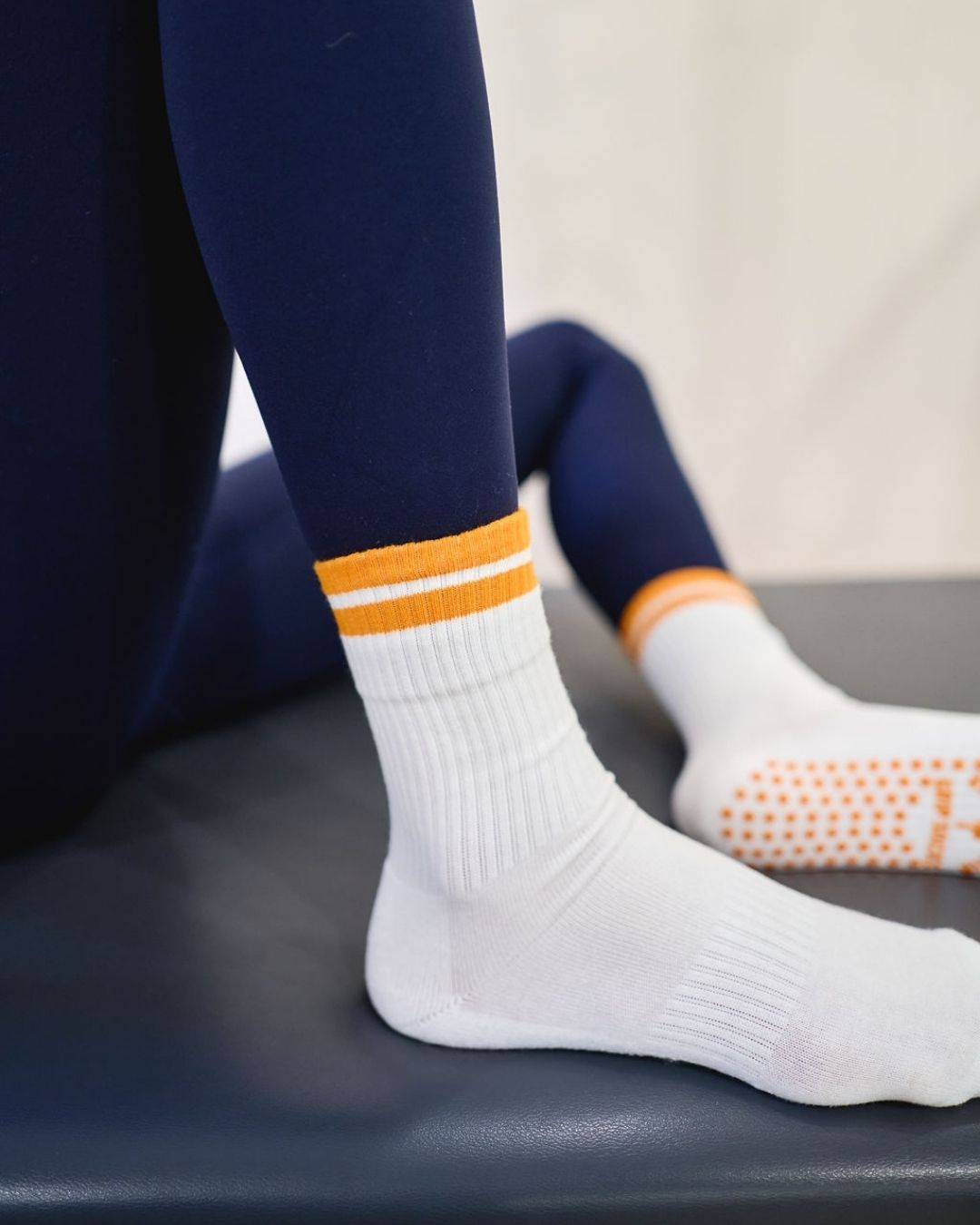 The Classic Grip Socks - Orange Stripes