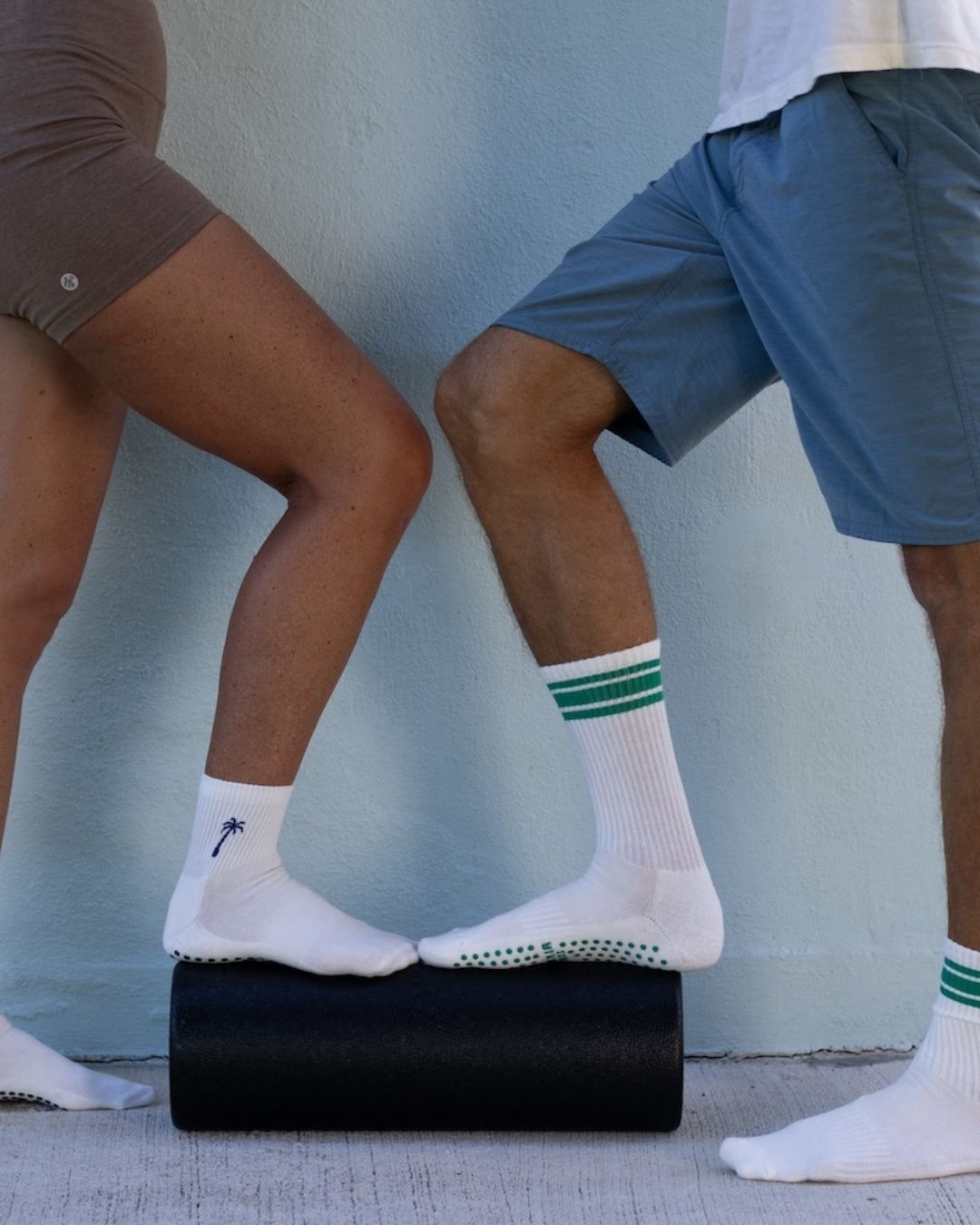 The Shortie Grip Socks - White & Navy